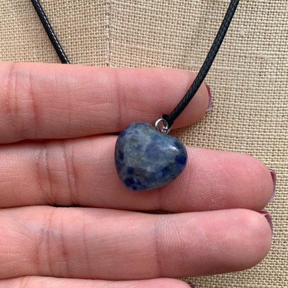 Handmade Genuine Stone Heart Amulet Necklace - Picture 7 of 9